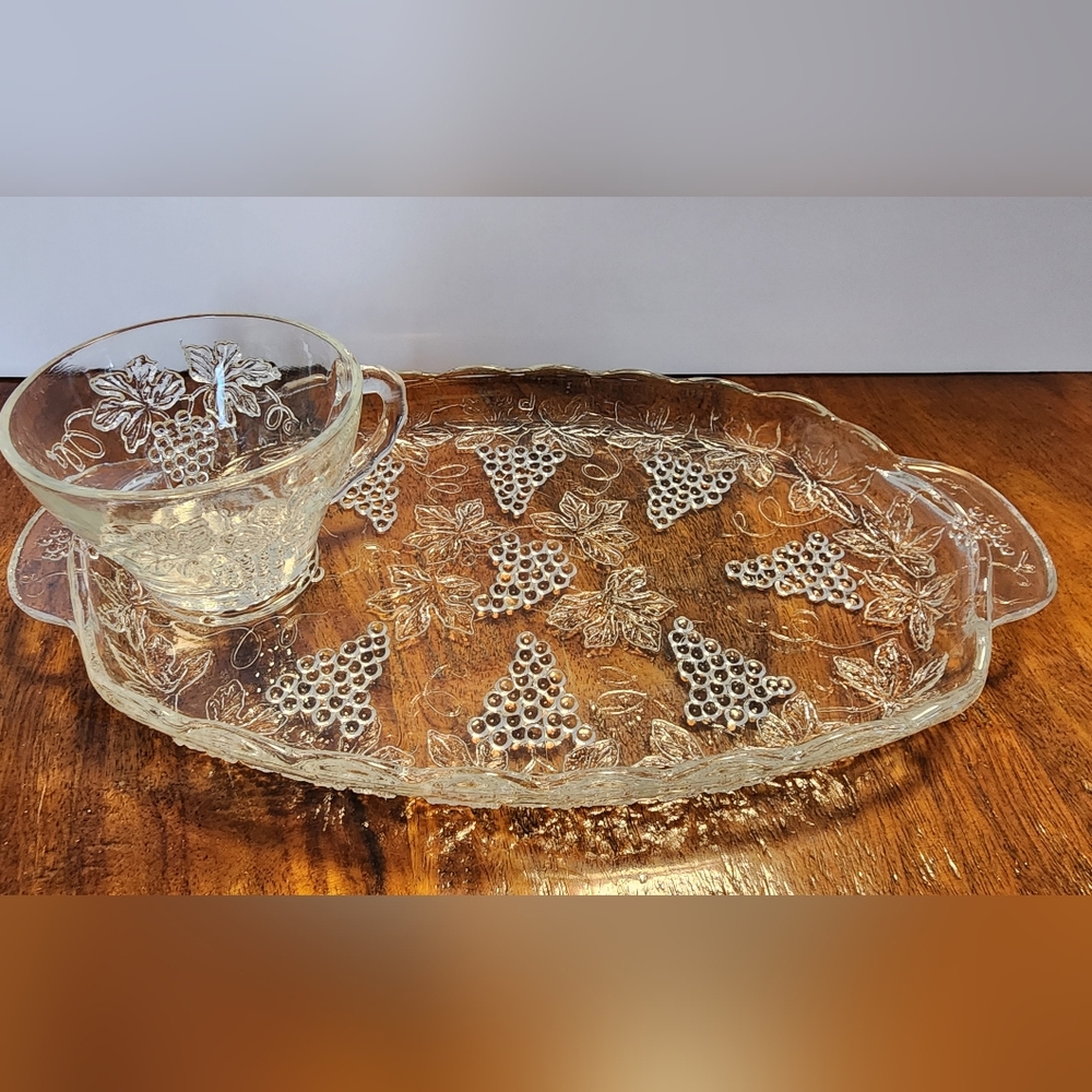 Vintage Anchor Hocking Snack Set of 8